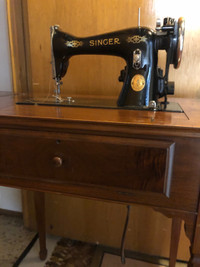 Antique Singer Sewung machine 