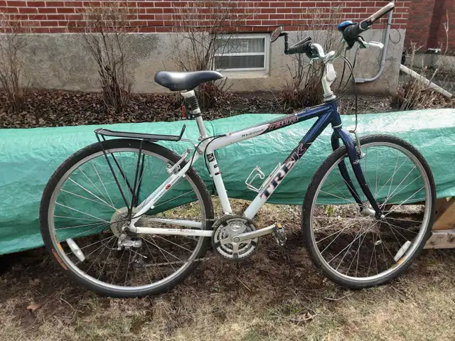 trek bike in Road in Kingston - Image 3