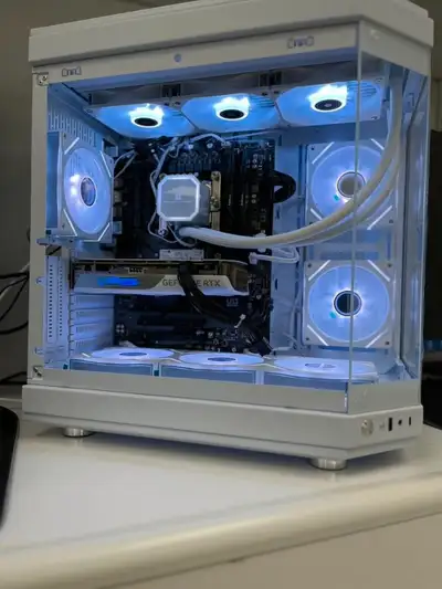 ▶︎ Processor: AMD Ryzen 7 7700X 4.5GHz 8 Core CPU ▶︎CPU COOLER: WATER COOLER RGB ▶︎Motherboard: MSI...
