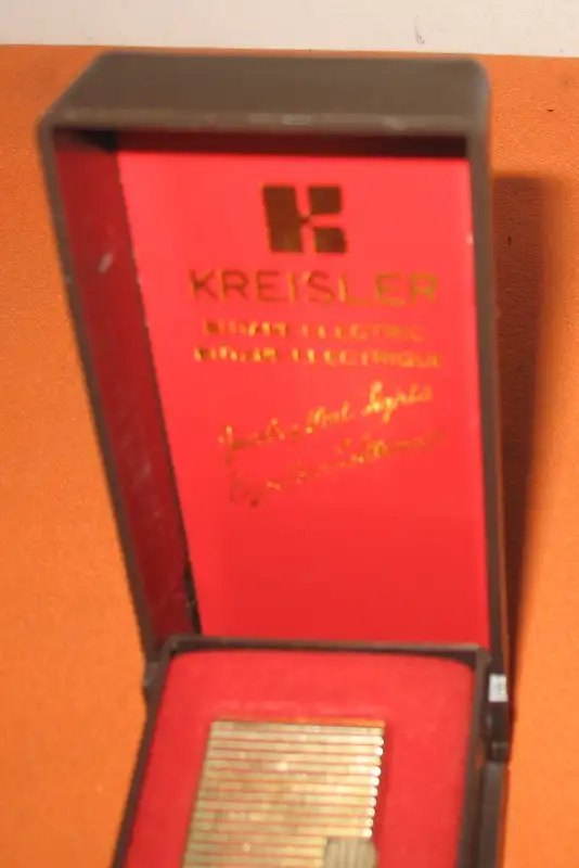 Lighter KREISLER Fisher Seville Japan  Butane Electric -Lke New in Arts & Collectibles in Edmonton - Image 6