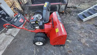 45 inch troy built snowblower. Runs perfect. Comes with owners manual. 1500$ or try your trades