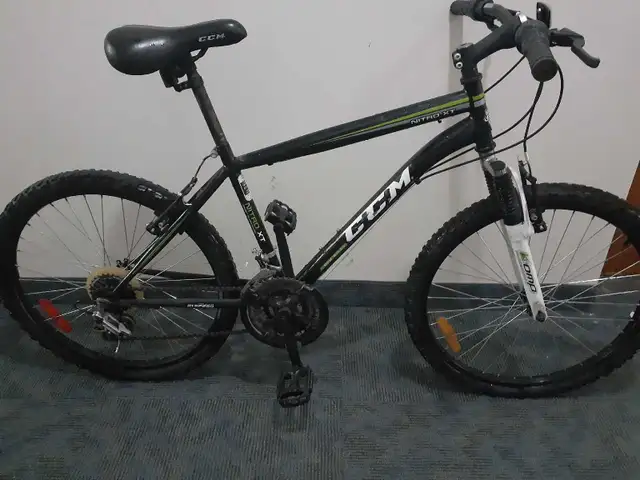 CCM Nitro XT Bike in Mountain in Kingston - Image 2