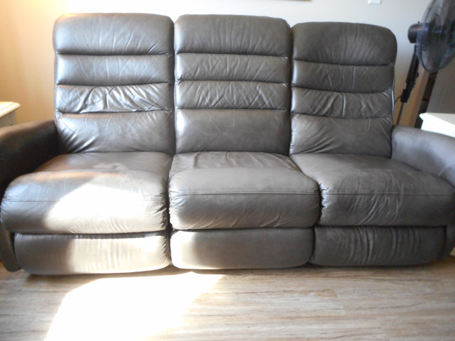 Lazy Boy couch/recliner | Couches & Futons | Brockville | Kijiji