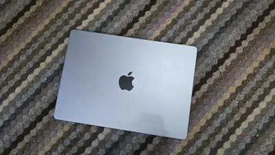 Apple MacBook Pro 14" - Silver - M2 Pro/512 SSD/16GB, View more