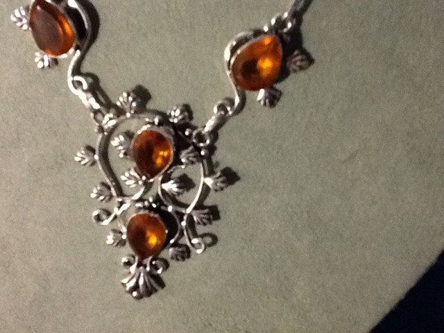 925 Silver and Citrine Necklace in Jewellery & Watches in Chilliwack - Image 3