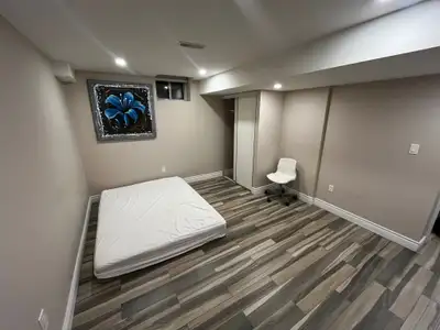 Don Mills and Mcnicoll Walking distance to bus stop Basement unit Private room + washroom Shared kit...