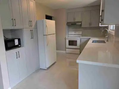 Newly renovated 5 bedroom house looking for 3 more male students to move in, house is fully furnishe...