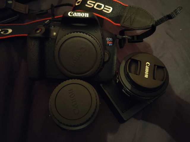 Canon EOS RebelT5i in Cameras & Camcorders in Corner Brook
