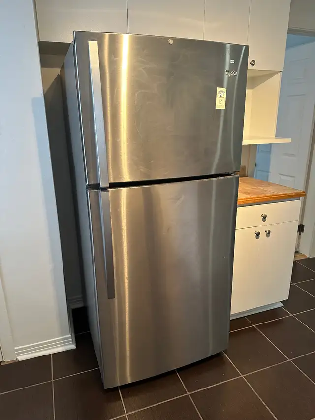 Frigo Whirpool à vendre 350$ in Refrigerators in City of Montréal - Image 2