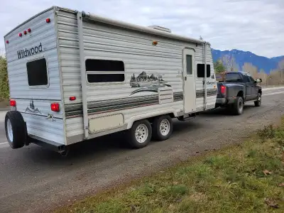 2004 Wildwood trailer. 19 ft. Good condition. $ 6500. Call / text 250 308 7972