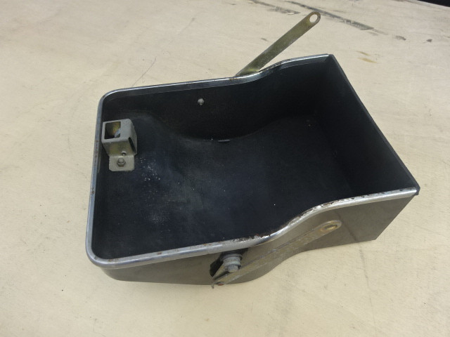 Glove box for Fiat 130 Coupè in Other in City of Toronto - Image 4