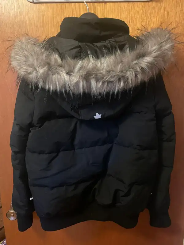 Winter jacket in Women's - Tops & Outerwear in Kitchener / Waterloo - Image 4