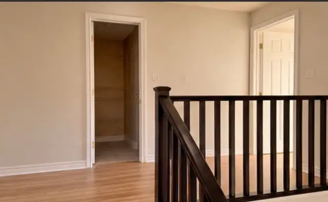 Beautiful renovated 3.5 bedroom townhouse in Barhaven in Long Term Rentals in Ottawa - Image 8