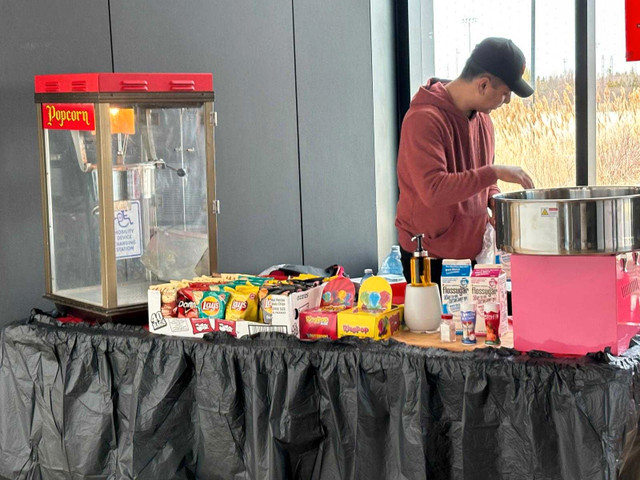 Rent popcorn, cotton candy and slushy machine  in Events in Oshawa / Durham Region