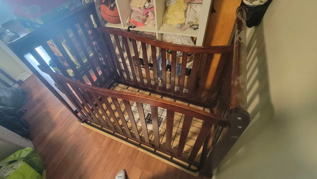 Baby crib in Cribs in Oshawa / Durham Region
