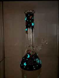 NEW! Glow in the Dark Glass Water Pipe