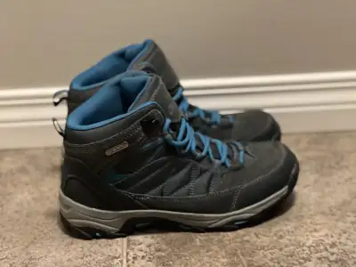 women’s size 9 hiking shoes, View more