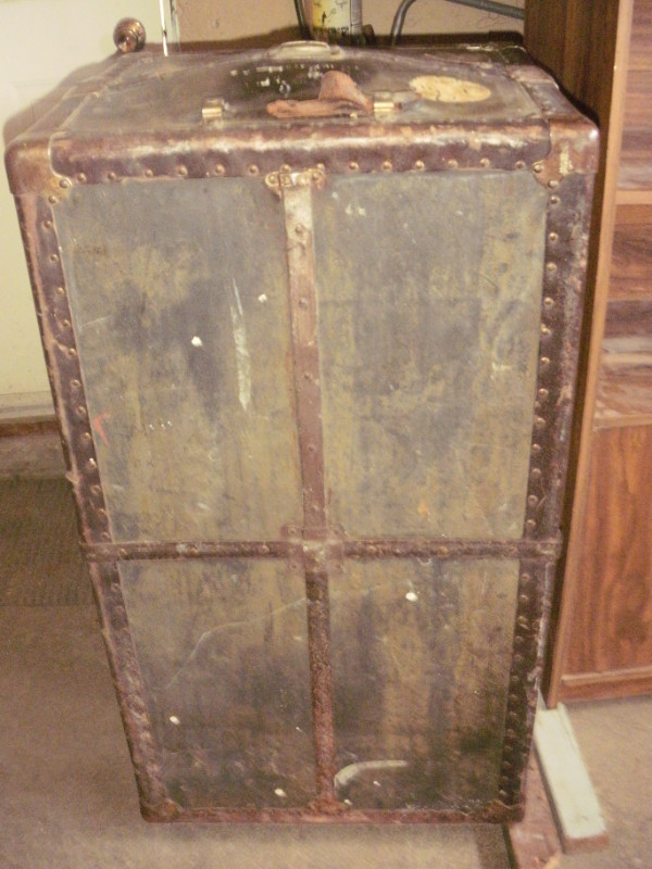 Antique Steamer Trunk, 21in x 23in x 41in Tall, hinged top in Home Décor & Accents in Edmonton