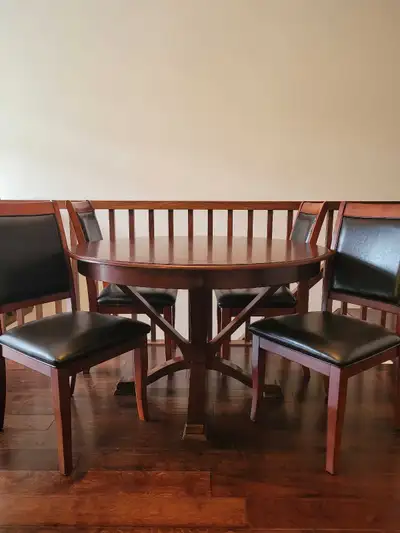 Dining Table with 4 Leather Chairs – Excellent Condition, View more