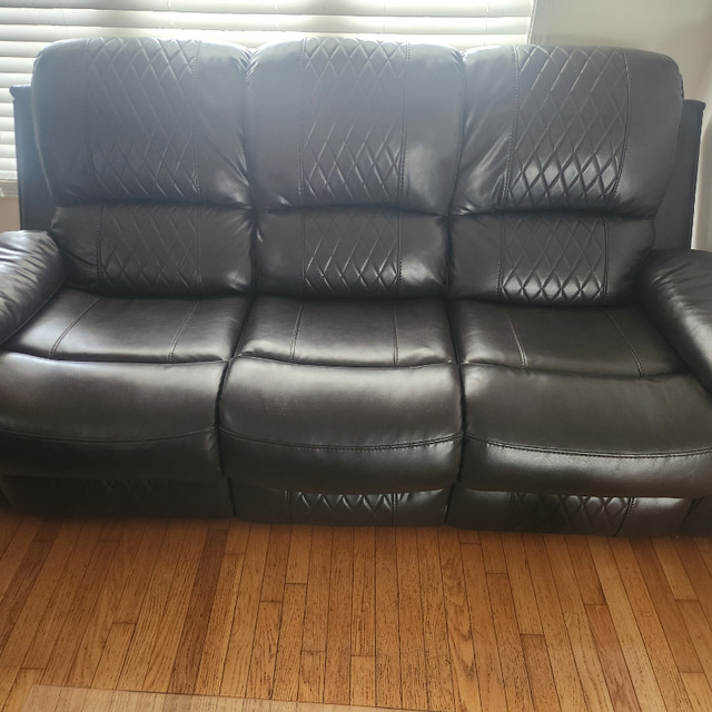 Brand New Leather Recliner chair in Chairs & Recliners in Mississauga / Peel Region