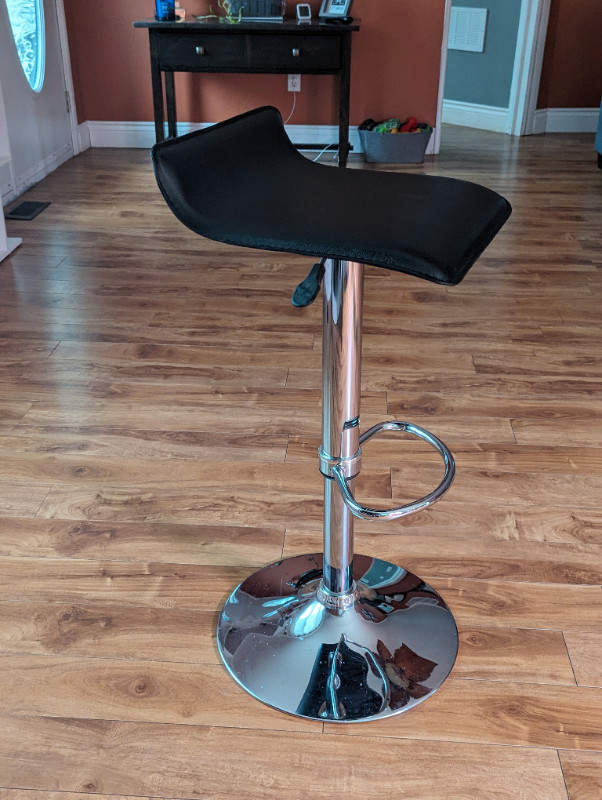 Stool for sale! in Chairs & Recliners in Gatineau - Image 2