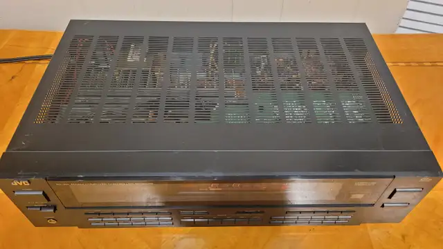 JVC RX-401 AM/FM Computer Controlled Stereo Receiver in Stereo Systems & Home Theatre in Mississauga / Peel Region - Image 7