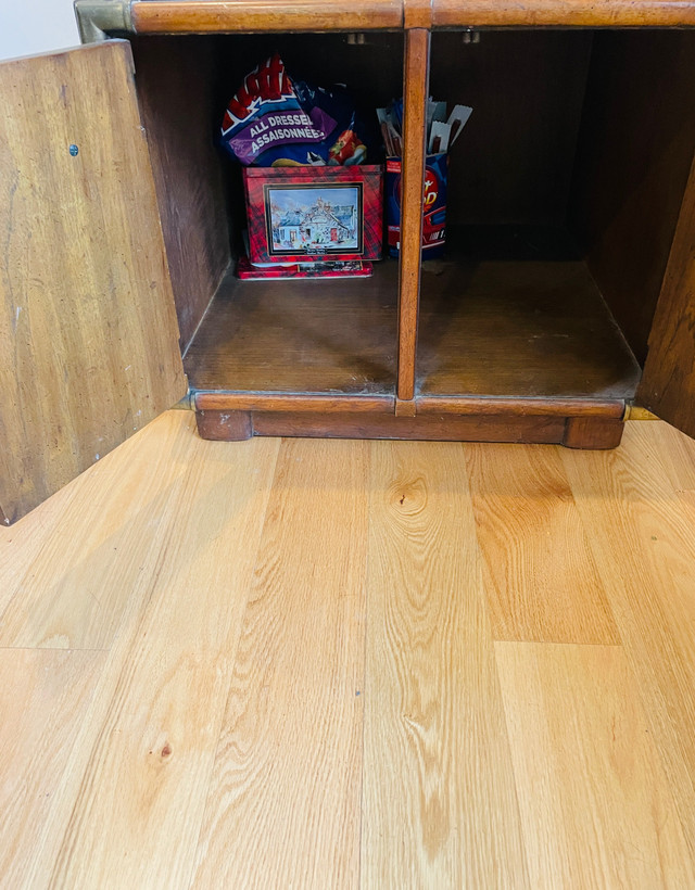 Beautiful solid wood antique end table cabinet with storage   in Other Tables in Kingston - Image 3