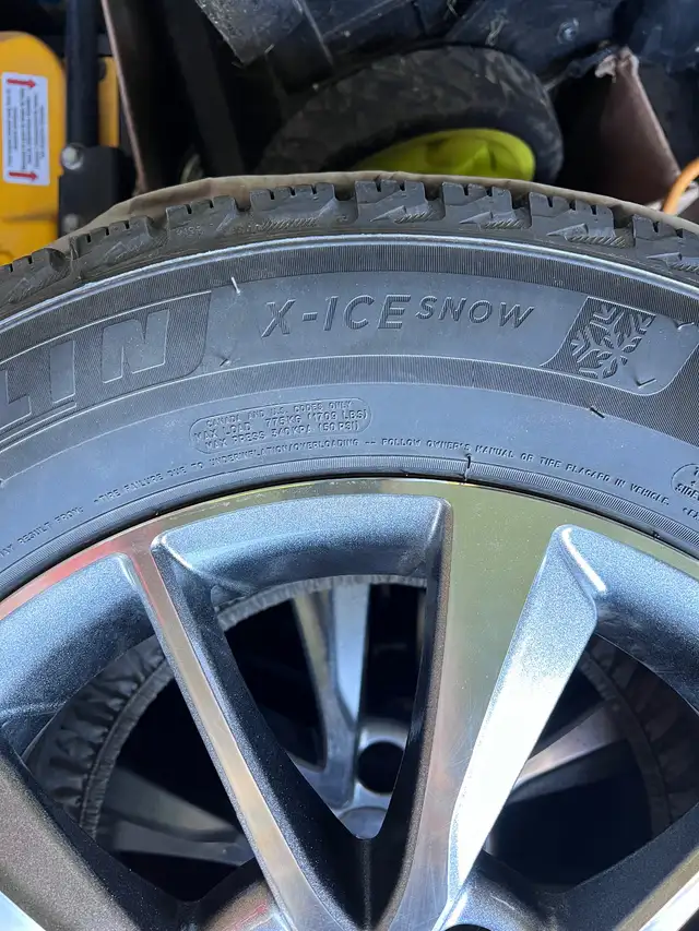 Michelin X-ICE Snow Tires 215/60R16 99H XL in Tires & Rims in Ottawa - Image 4