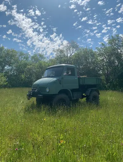 Selling our Unimog 401, it has a 411 cab and a metal box instead of the original wooden one. It work...