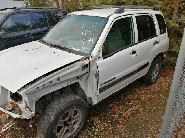 Chevy tracker parts in Auto Body Parts in Winnipeg - Image 2