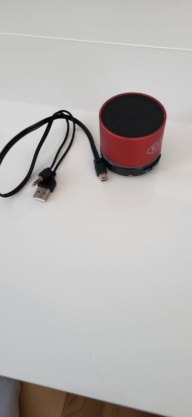 Bluetooth Speaker Kia brand dans Haut-parleurs  à Ville de Montréal - Image 2