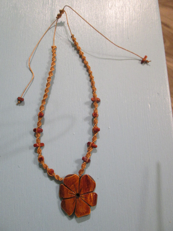 wood necklace in Jewellery & Watches in North Bay - Image 2