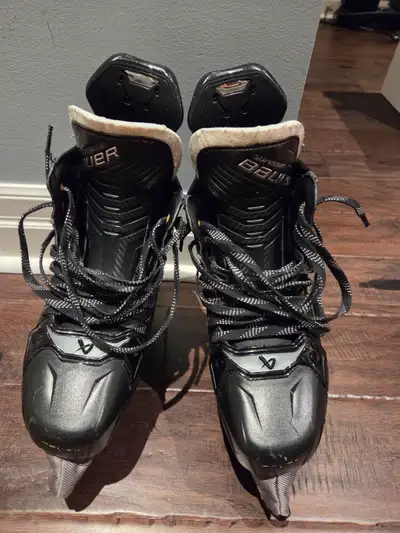 Still excellent condition Bauer Supreme Shadow hockey skates in senior size 7.5 Fit 3 with Fly-Ti ru...