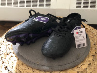 Soccer cleats/shoes Lotto Storm size 5