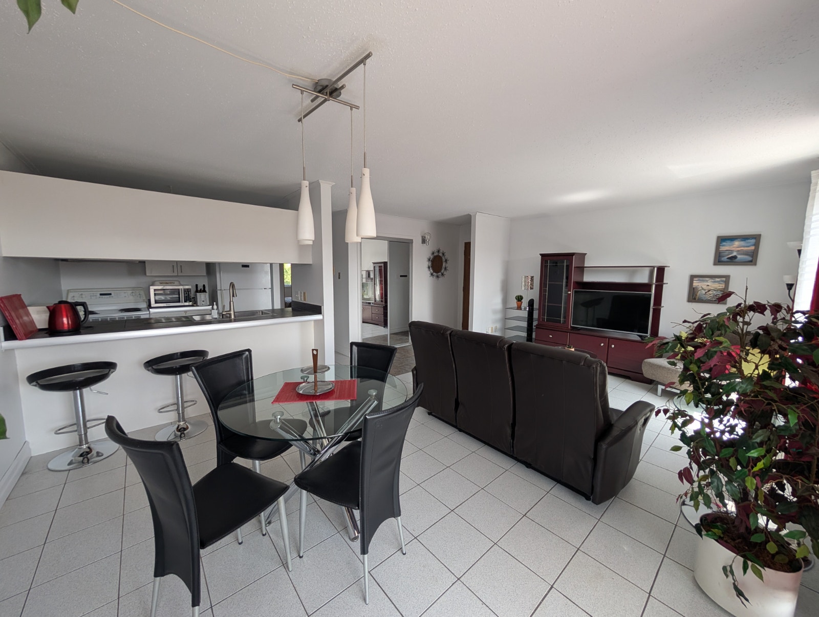 4 1/2 meublé, style condo, secteur Lebourgneuf, air climatisé — photo 3