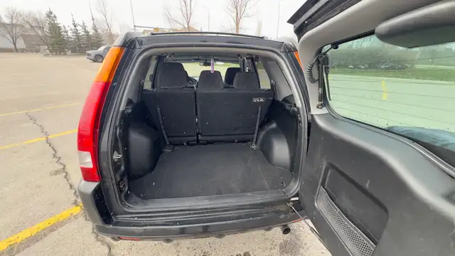 Honda crv 2004 in Cars & Trucks in Calgary - Image 2