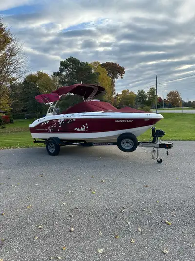 2012 Chaparral H20 Sport Mercury 4.3L Bluetooth Stereo GPS All covers and Bimini Top Wakeboard holst...