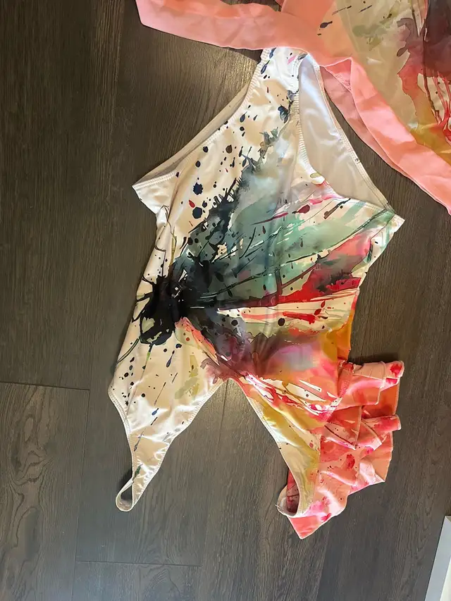 Women swimming dress in Other in Oakville / Halton Region - Image 4