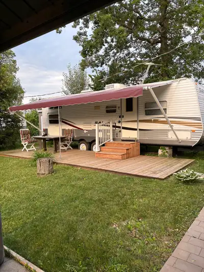 Je vends ma roulotte Salem 2009, parfaite pour le camping aux Cèdres ou ailleurs ! Bien qu'elle ne s...