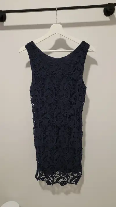 Size M women's dress, excellent condition, comfy and stylish, View more
