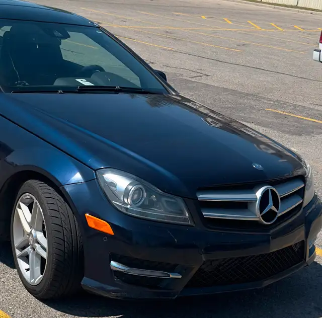 Mercedes Benz C250, excellent condition, no accidents, carfax at62863217309185121
