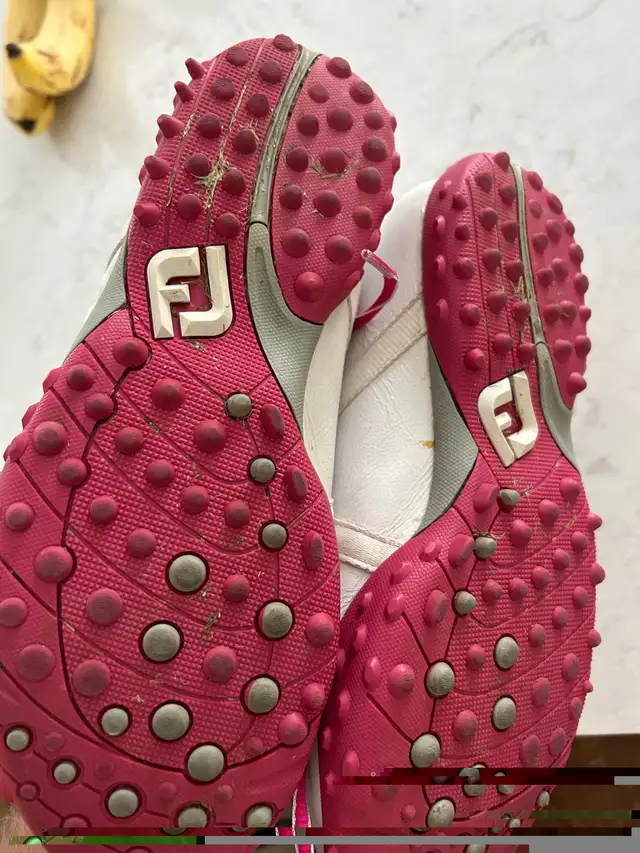 Women’s fj golf shoes size 8 in Golf in Guelph - Image 3