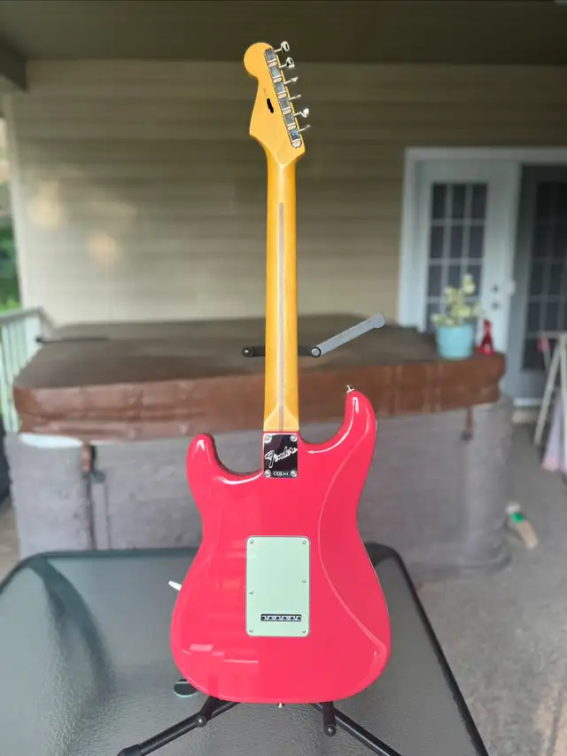 LAST PRICE DROP 2025 American Professional Classic Stratocaster in Guitars in Ottawa - Image 3