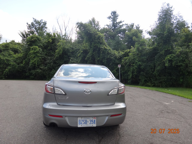 Mazda 3 Manual 2012 in Cars & Trucks in Ottawa - Image 4