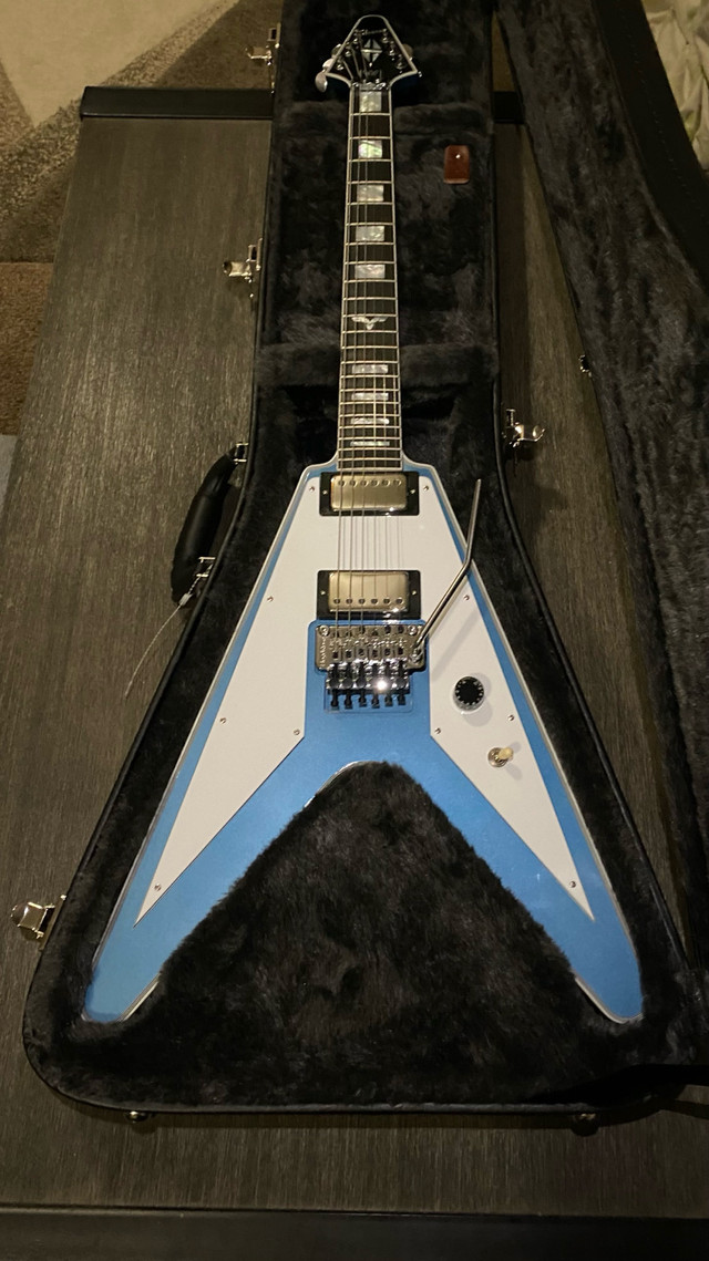 Gibson Custom Shop Richie Faulkner Flying V, Pelham Blue in Guitars in Strathcona County - Image 2