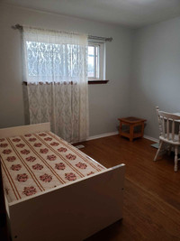 Rooms for rent - near McMaster university 