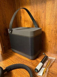 Bang & Olufsen Beolit 20 Black Anthracite Portable Speaker New 