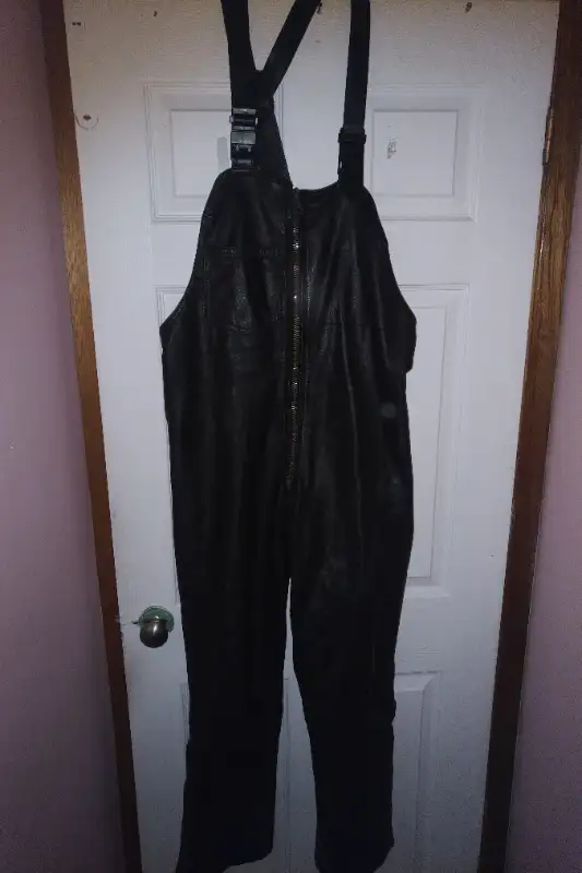Leather collection men and ladies in Men's in Oshawa / Durham Region - Image 6