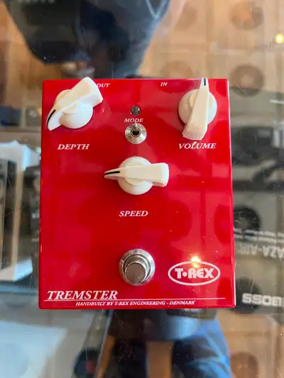 T-Rex Tremster Tremolo Pedal, View more