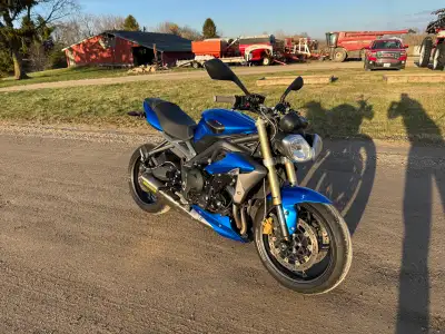 2013 Triumph Street Triple 675 18,262 kms Original Owner Caribbean Blue Triumph Quickshifter Triumph...